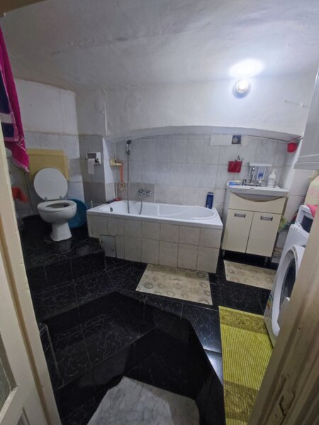 Dacia, vanzare 4 camere in vila,